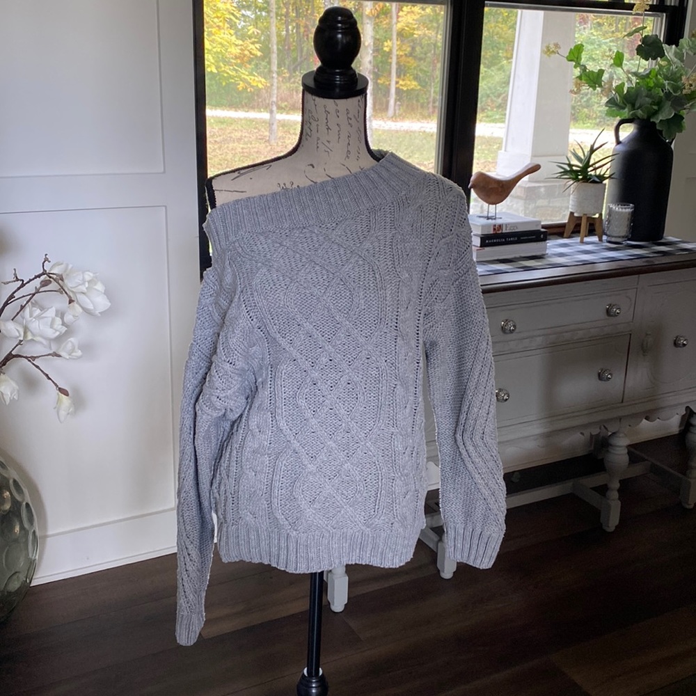 Off the shoulder sweater for women size Small